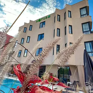 Hotel apartamentowy Notus